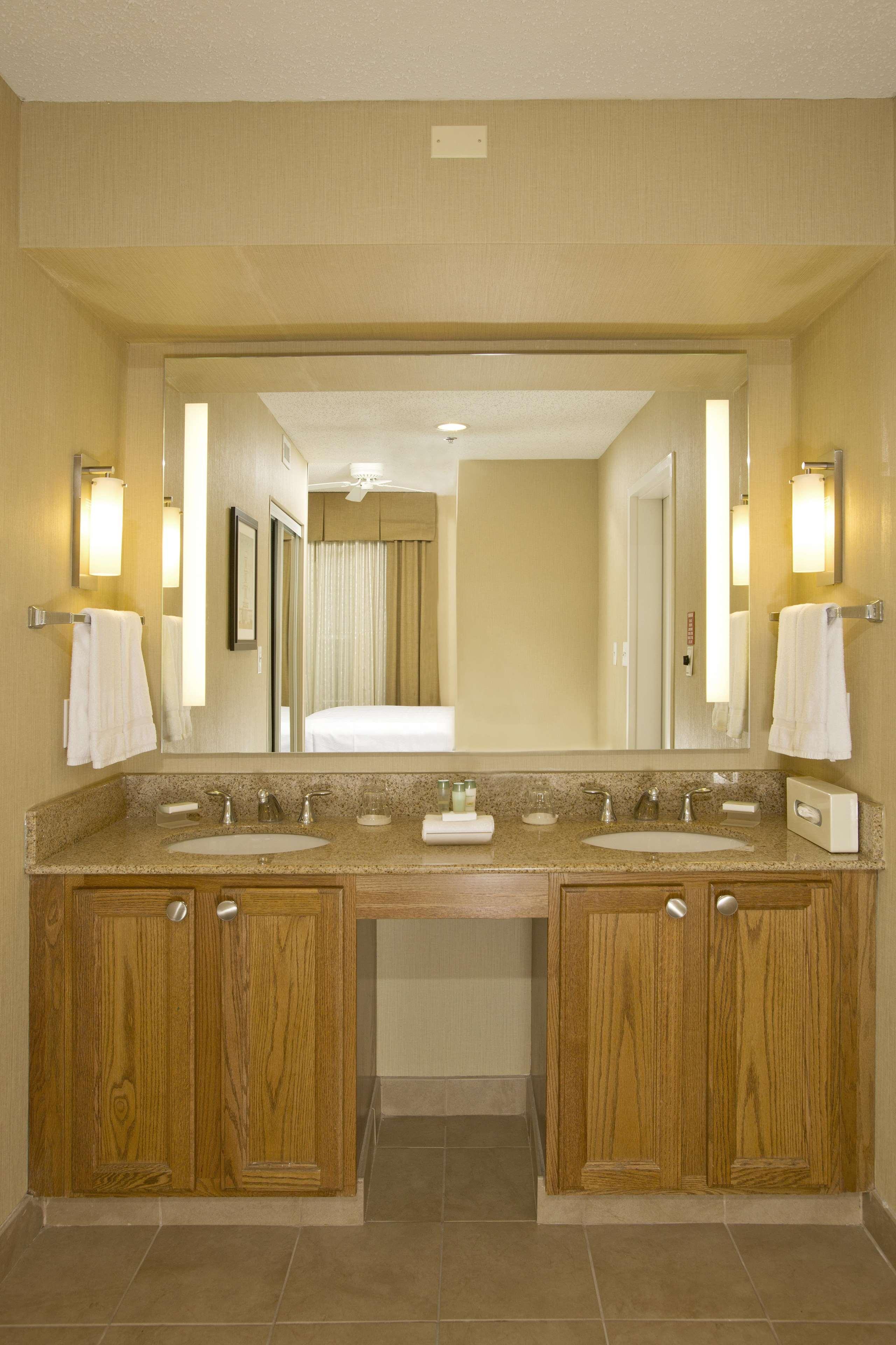 Homewood Suites By Hilton Alexandria Bagian luar foto