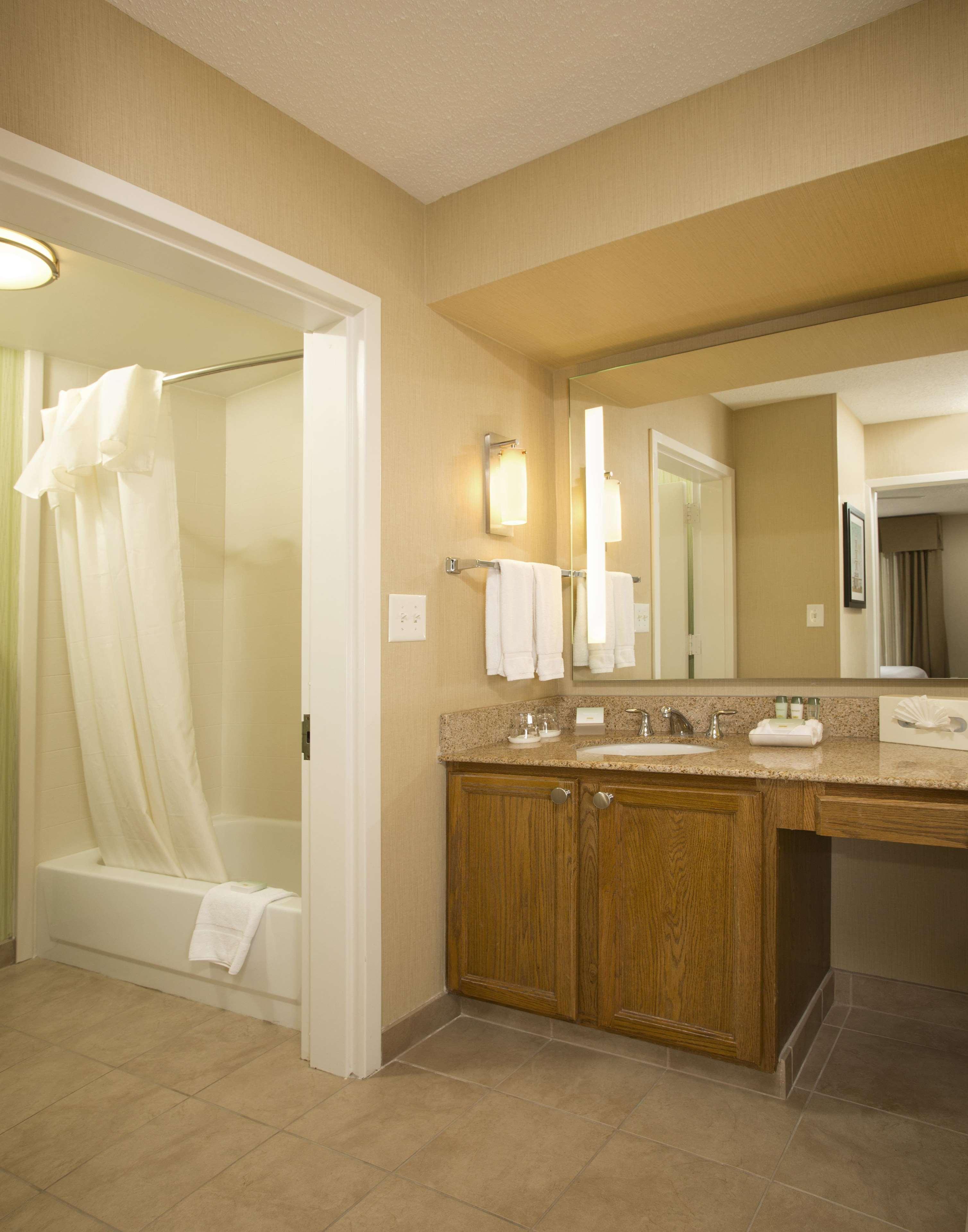 Homewood Suites By Hilton Alexandria Bagian luar foto