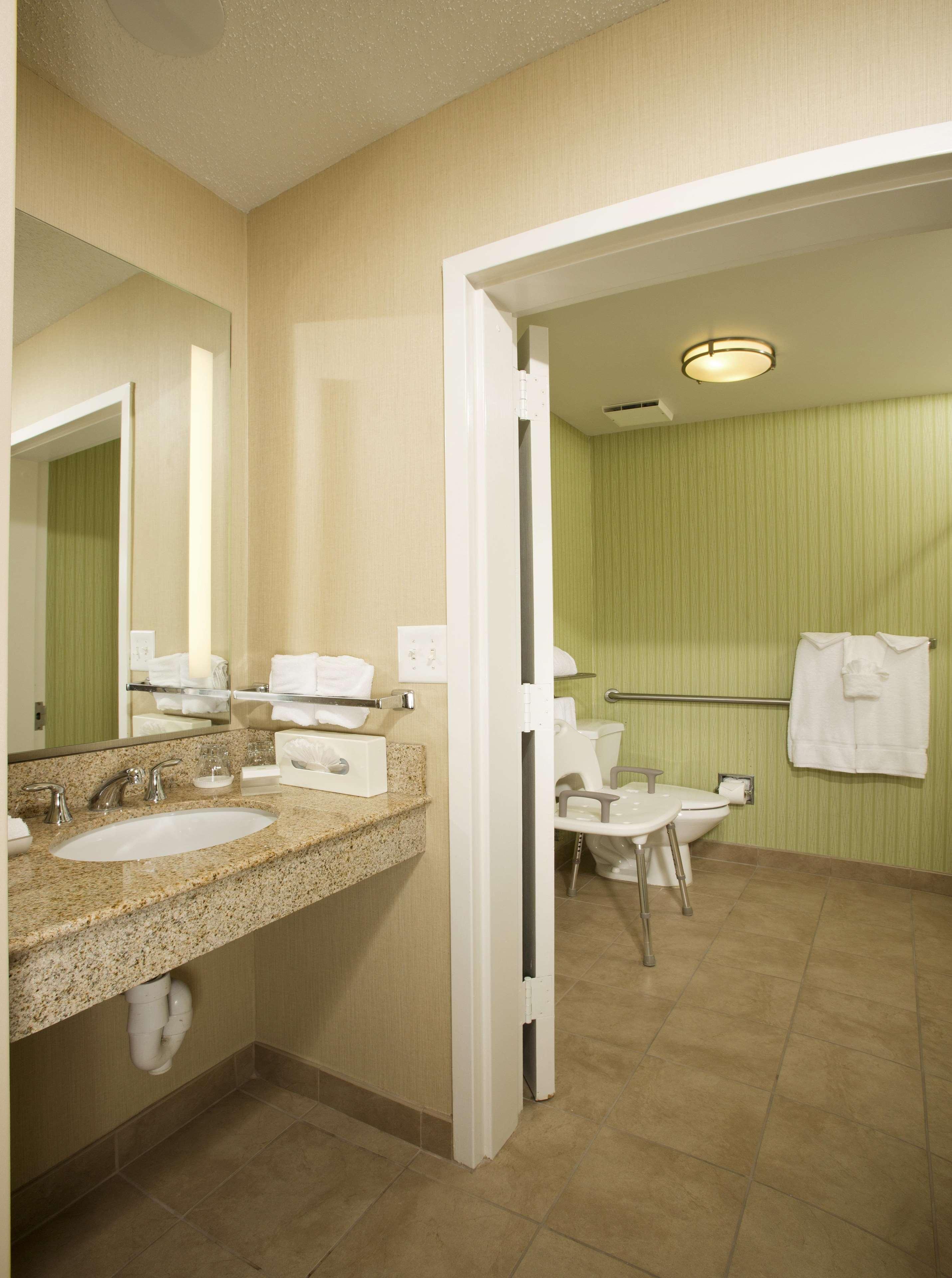 Homewood Suites By Hilton Alexandria Bagian luar foto