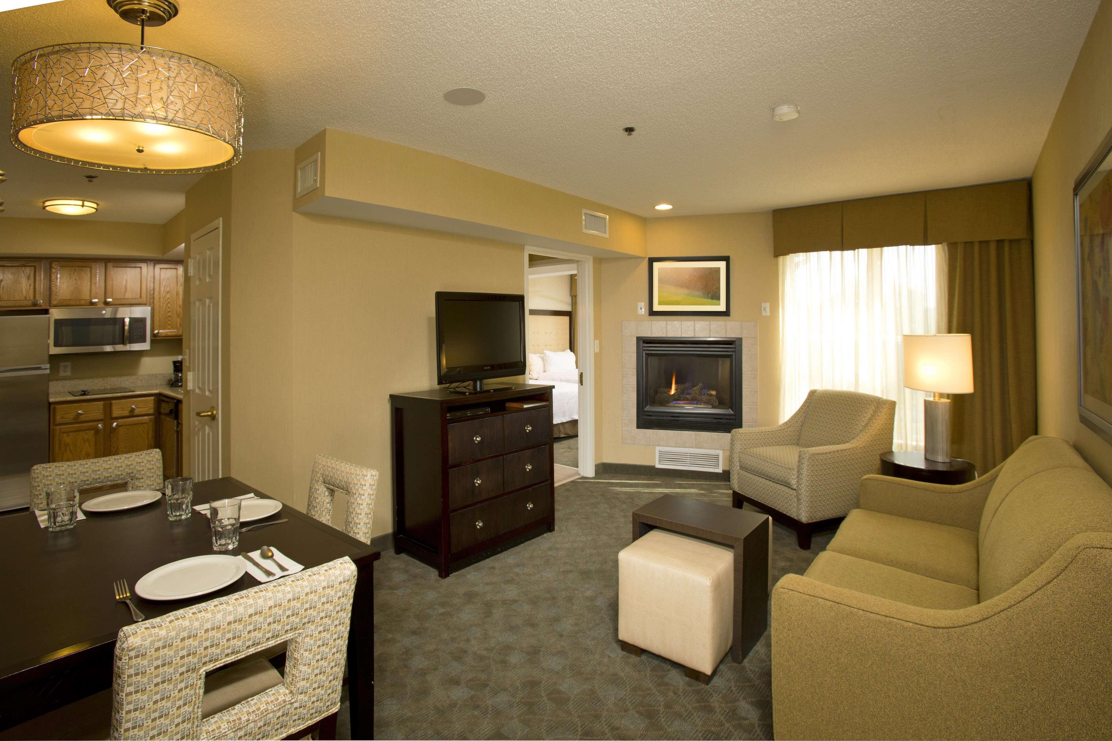 Homewood Suites By Hilton Alexandria Bagian luar foto