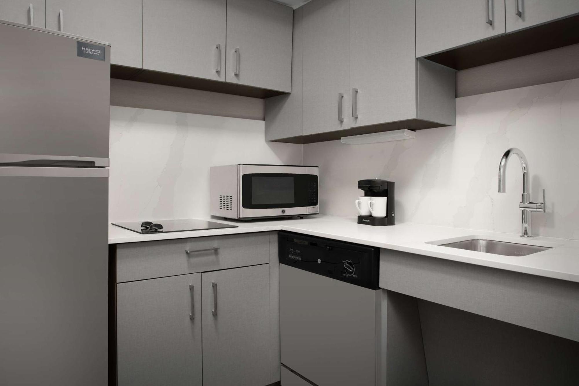 Homewood Suites By Hilton Alexandria Bagian luar foto