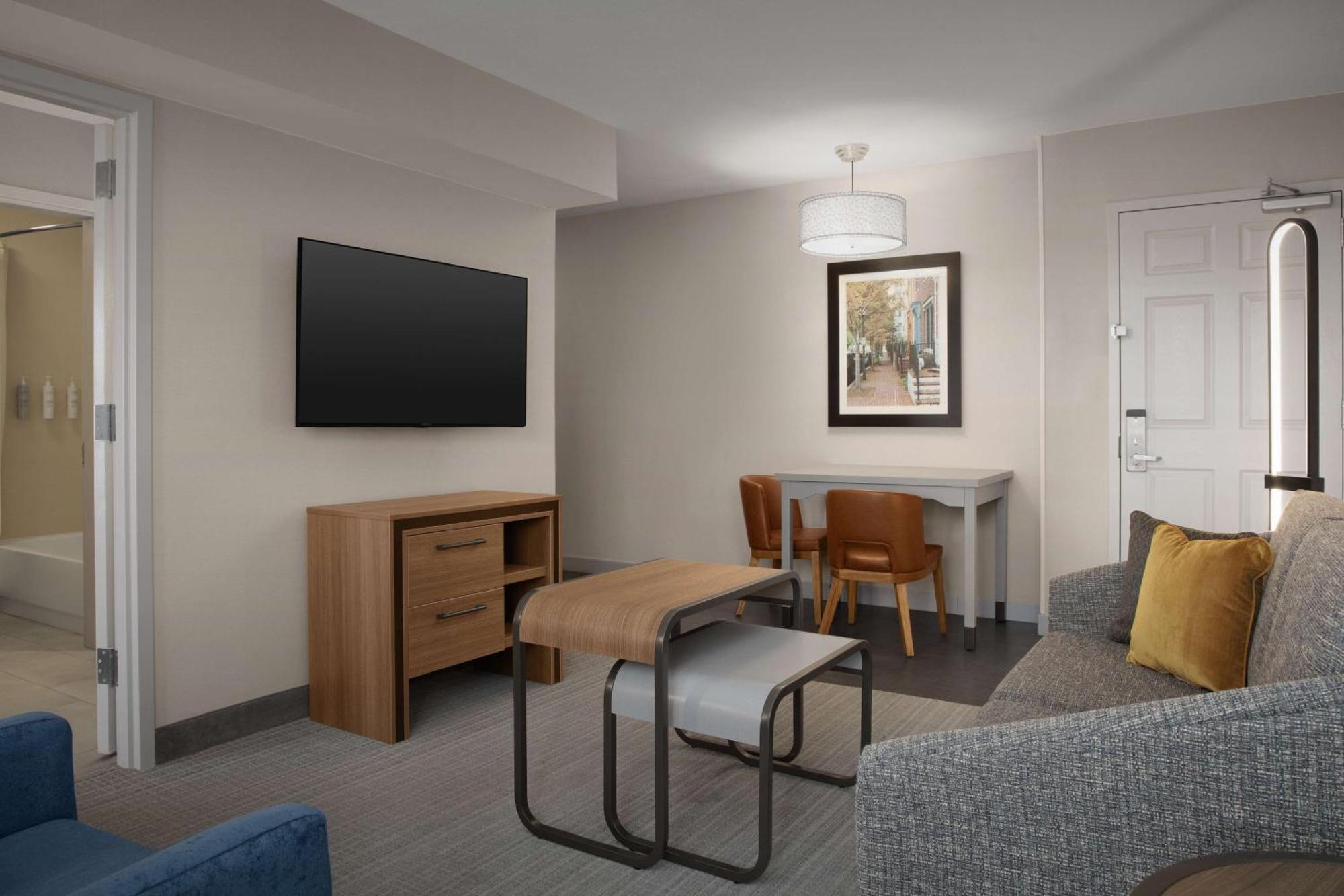 Homewood Suites By Hilton Alexandria Bagian luar foto