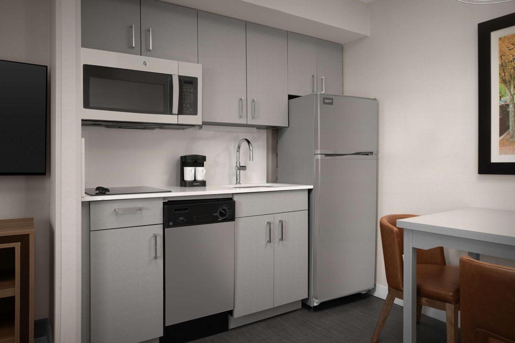Homewood Suites By Hilton Alexandria Bagian luar foto