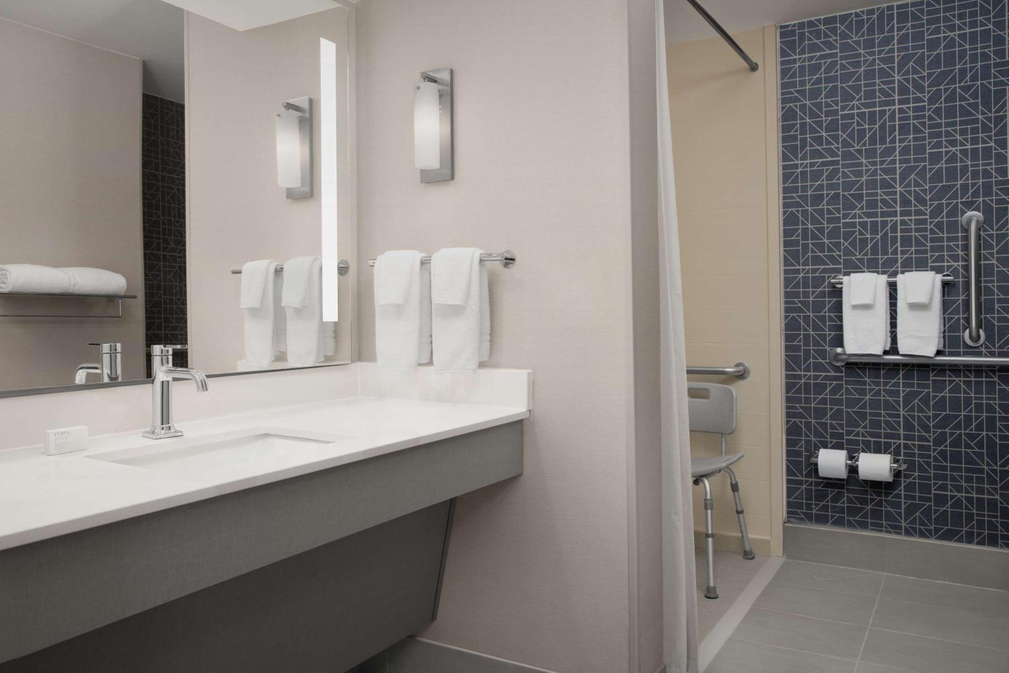 Homewood Suites By Hilton Alexandria Bagian luar foto